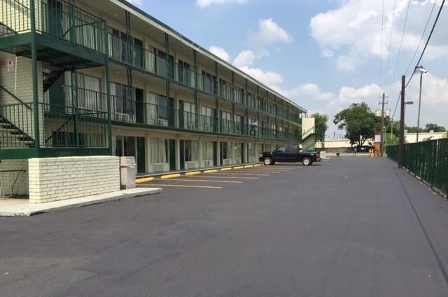 Houston Inn And Suites المظهر الخارجي الصورة